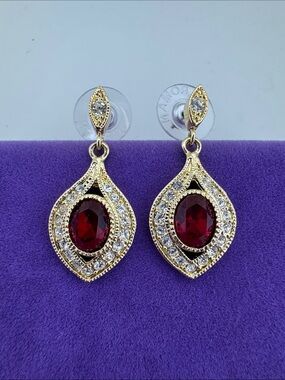 💛 Classic Roman Gold-Tone Drop Earrings with Deep Red Gemstones